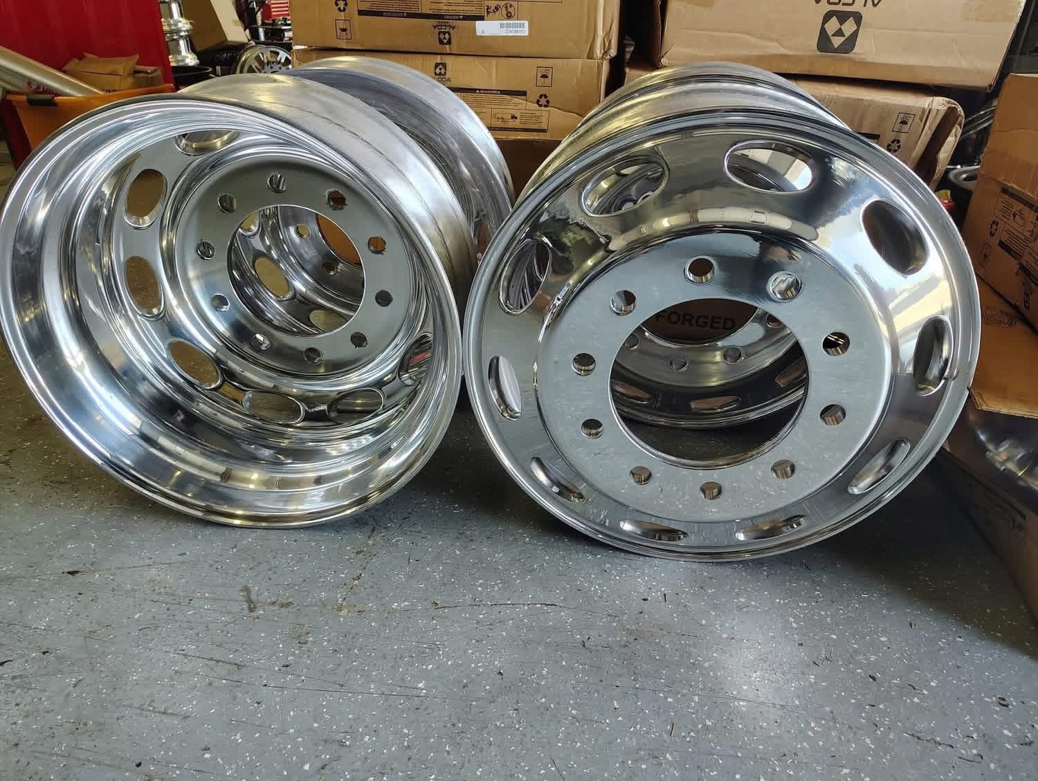 22" reconditioned Pete ovals Milled to 22" 7 wheels total Includes a spare 4 outers polished - Image 2