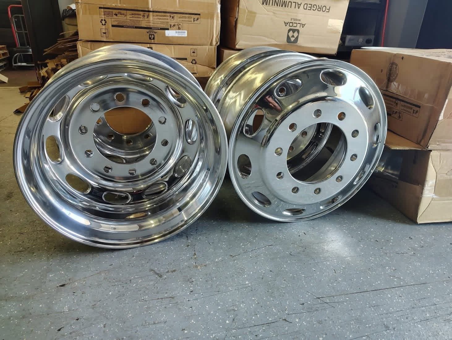 22" reconditioned Pete ovals Milled to 22" 7 wheels total Includes a spare 4 outers polished