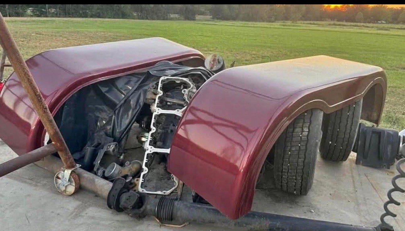 389 Fiberglass full fenders