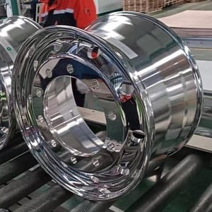22.5 Kenworth rims - Image 4
