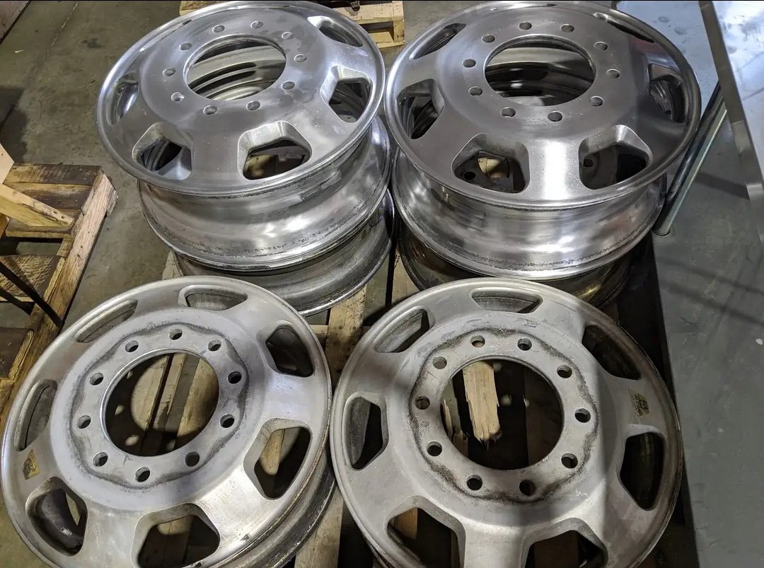 22.5 Kenworth rims - Image 2