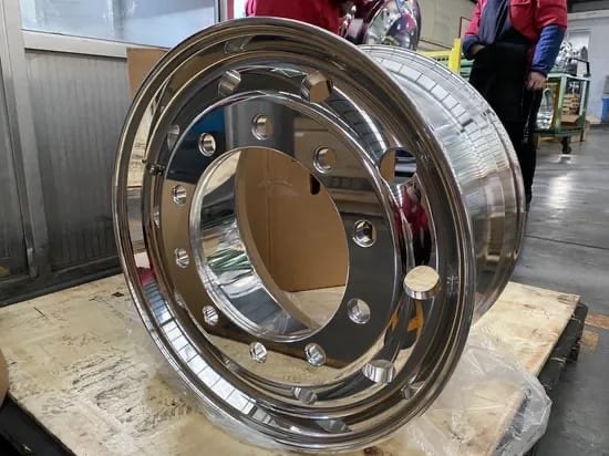 22.5 Kenworth rims - Image 5