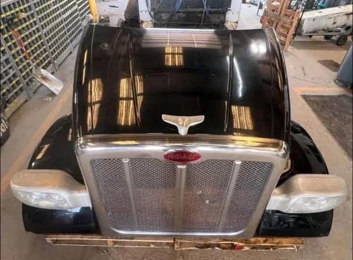 Peterbilt 567 Hood - Image 3