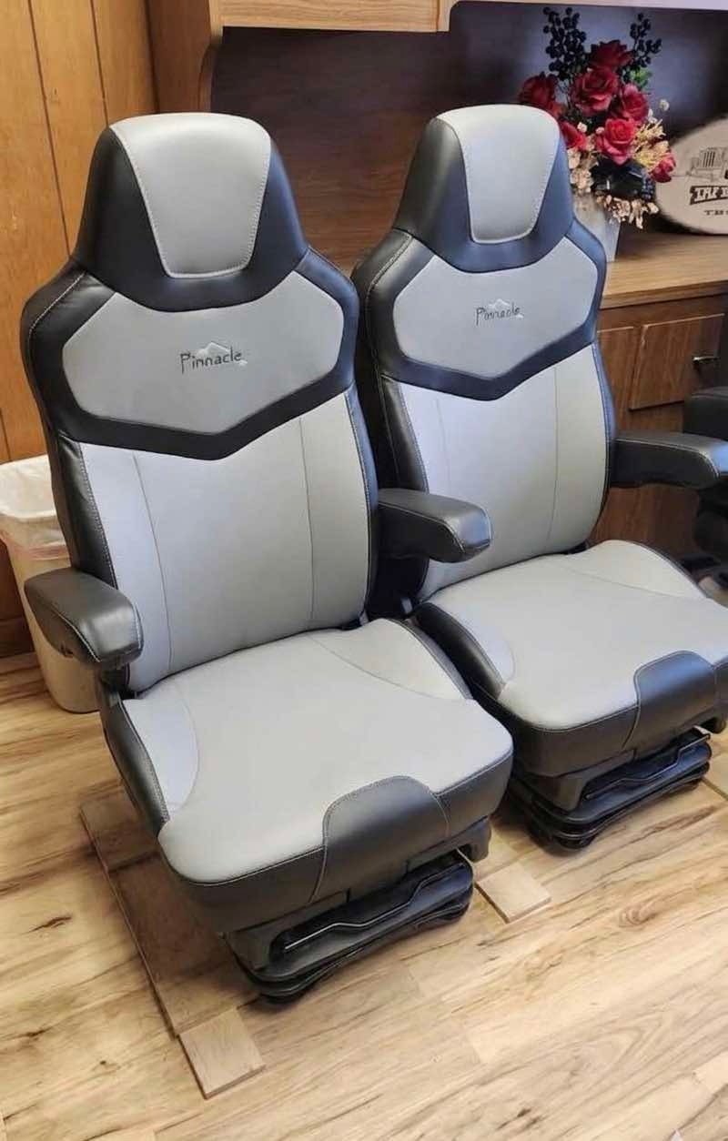 VOLVO SEATS VNL